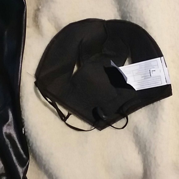 Universal Monster Classic Vampire Costume - Picture 7 of 11